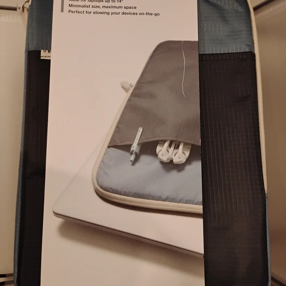 New Compact Blue Tablet Sleeve Laptop Pouch Ideal For Laptop Up to 14in Screen
